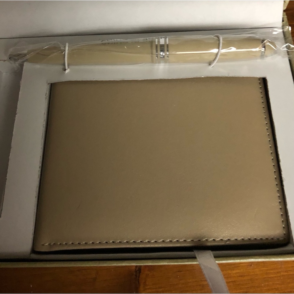 Men’s Bifold Wallet and Pen Set